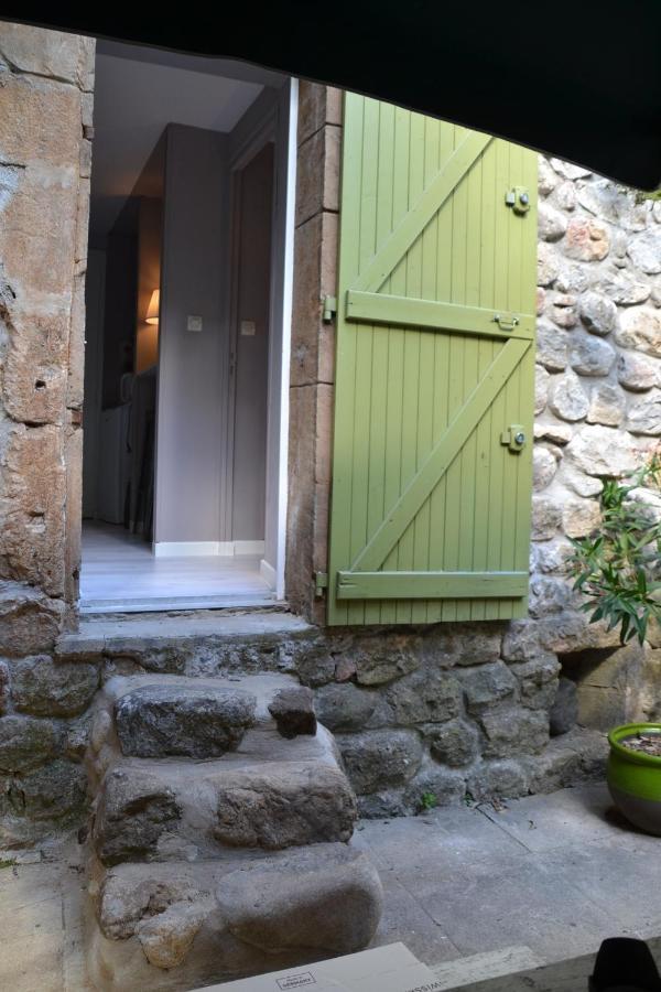Maison Sous Le Pont Bed and Breakfast Meyras Exteriör bild